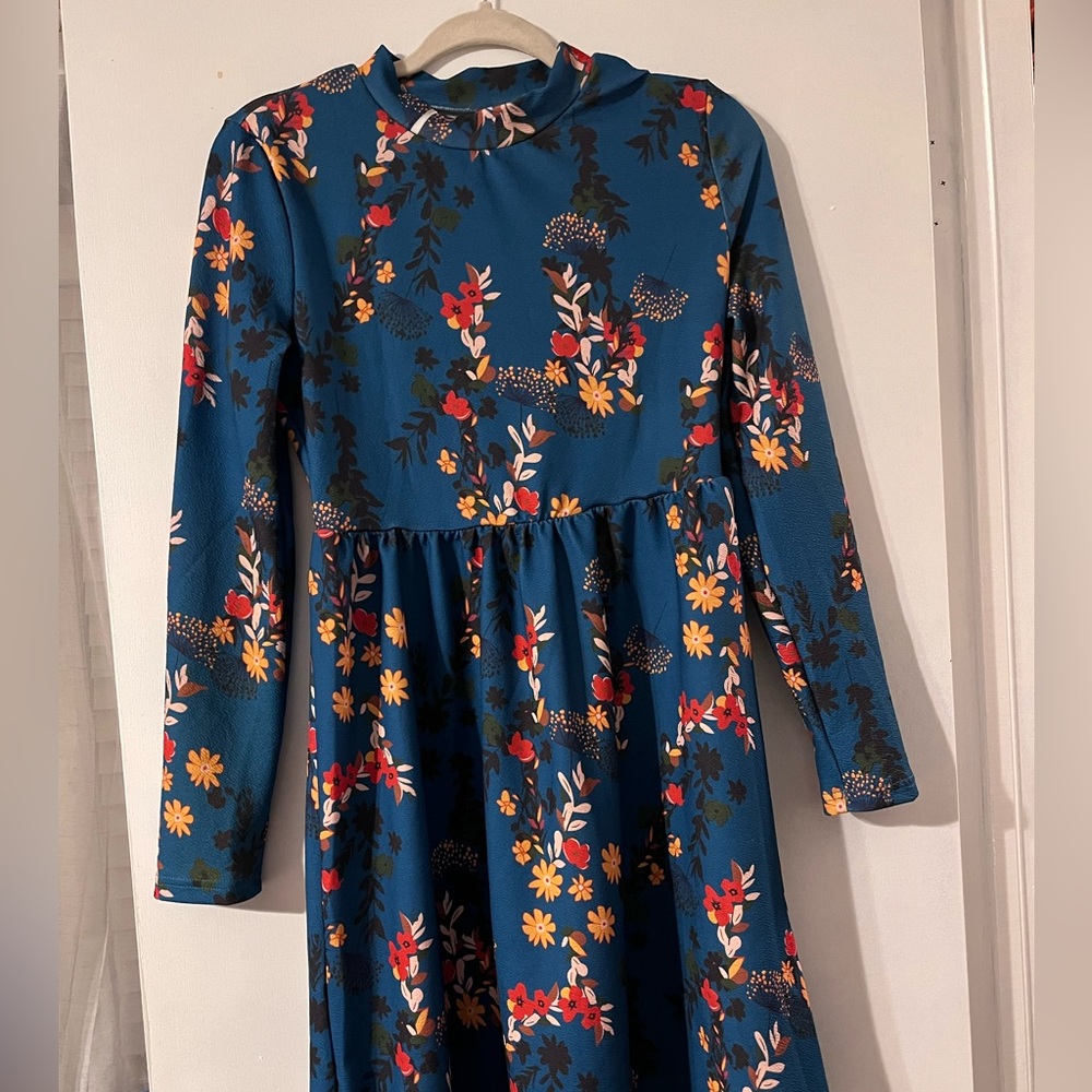 Elegant Floral Long Sleeve Dress in Blue